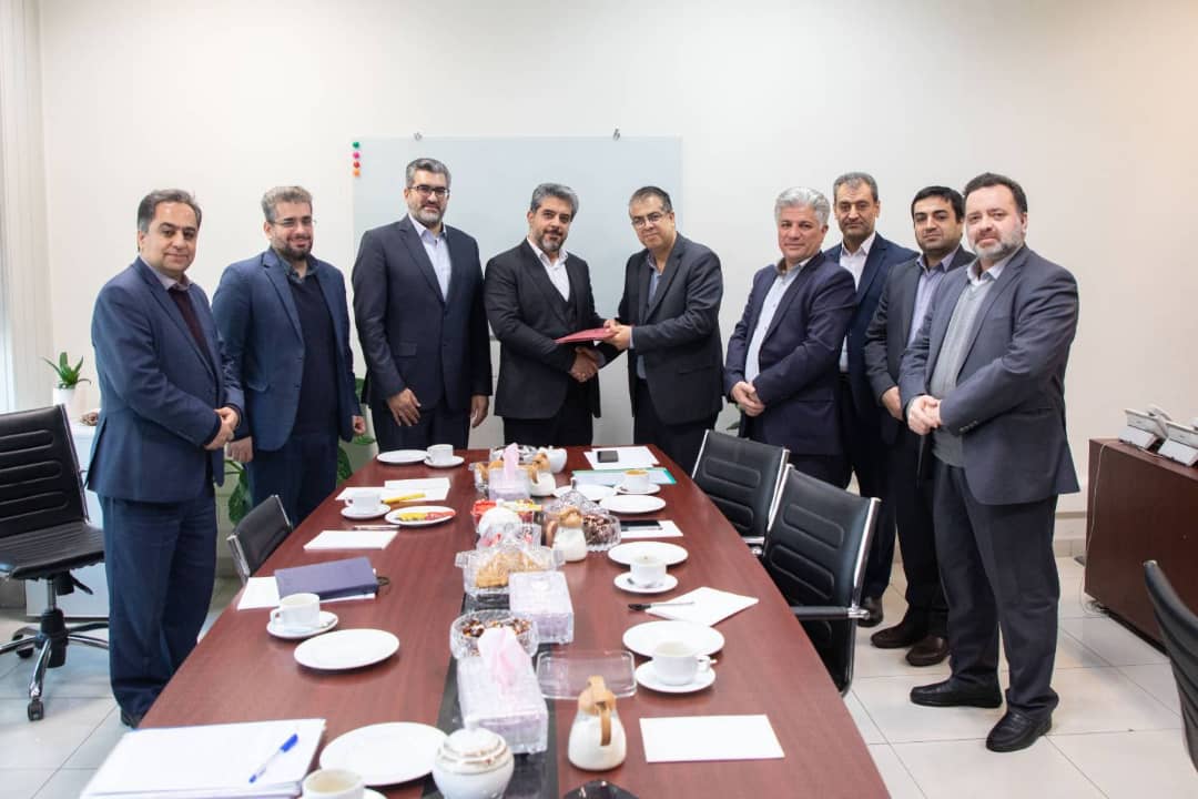 داود قربانیان در دیدار با اعضای هیئت مدیره انجمن صنفی شرکت شهروند مطرح کرد؛ همراهی انجمن در برنامههای کلان مدیریتی شهروند، رضایتمندی گروههای مختلف کارکنان مجموعه را به دنبال خواهد داشت. داود قربانیان در دیدار با اعضای هیئت مدیره انجمن صنفی شرکت شهروند مطرح کرد؛ همراهی انجمن در برنامههای کلان مدیریتی شهروند، رضایتمندی گروههای مختلف کارکنان مجموعه را به دنبال خواهد داشت.